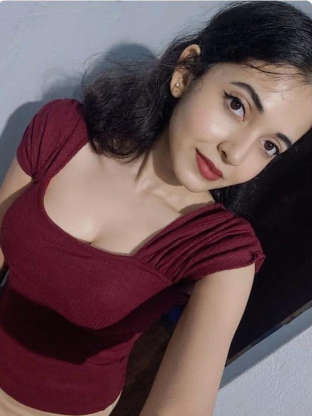 HELO GENTLEMEN CALL AND Whatsapp me DON T WEST MY TIME ONLY GENUINE PE